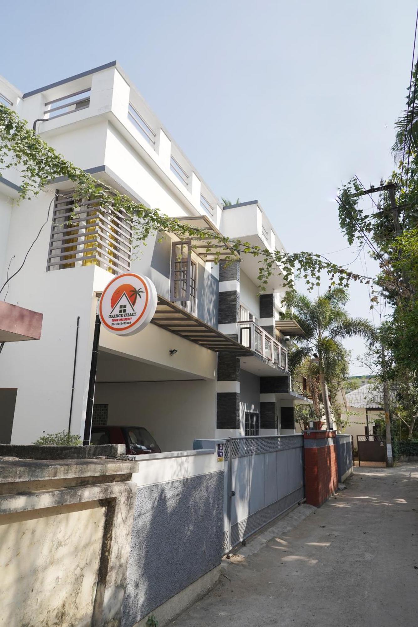 Orange Valley Town Residency Thiruvananthapuram Zewnętrze zdjęcie